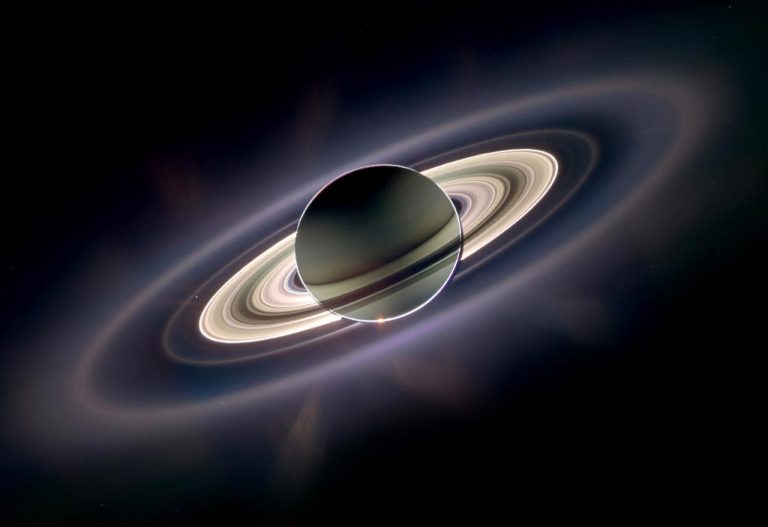 ABD uzay aracÄ± Voyager I, JÃ¼piter ve UranÃ¼s'Ã¼n SatÃ¼rn gibi halkalara sahip olduÄunu keÅfetti. Voyager I, JÃ¼piter'in halkalÄ± resimlerini dÃ¼nyaya gÃ¶nderdi. ile ilgili gÃ¶rsel sonucu